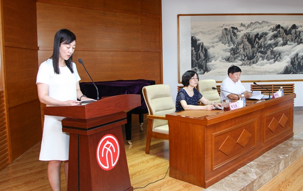 办公室主任杜坤领学《文化志愿服务管理办法》.jpg