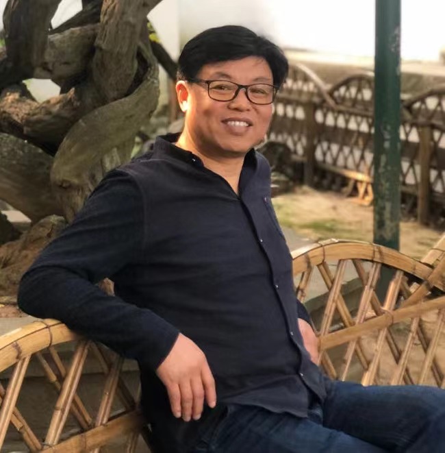 钱松君.jpg 钱松君.jpg