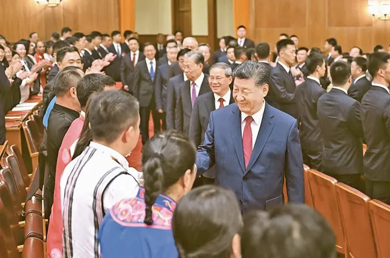 2024年9月29日晚,庆祝中华人民共和国成立75周年音乐会在京举行。习近平、李强、赵乐际、王沪宁、蔡奇、丁薛祥、李希、韩正等党和国家领导人,同3000多名观众一起观看演出。.webp.png